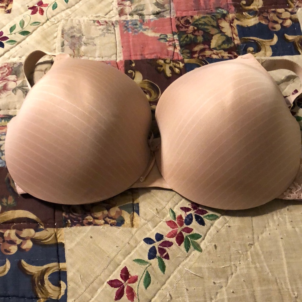 38H Ashley Graham cream colored